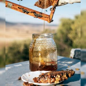 🍴 نحوه مصرف عسل با موم و میزان مجاز روزانه